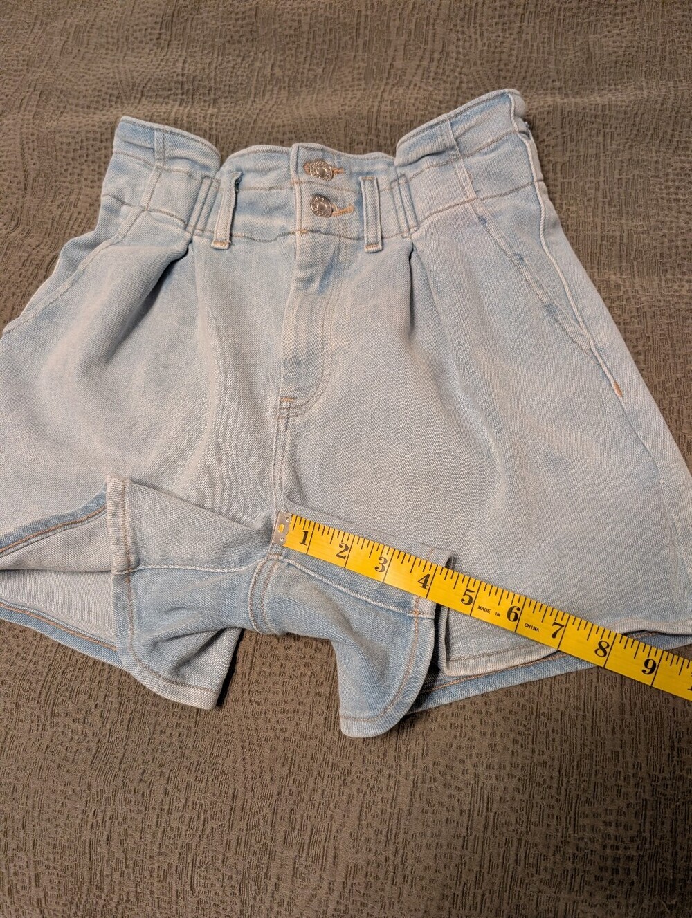 Express Midi Super High Rise Paperbag Denim Shorts Size 2 Light Wash - Picture 6 of 10